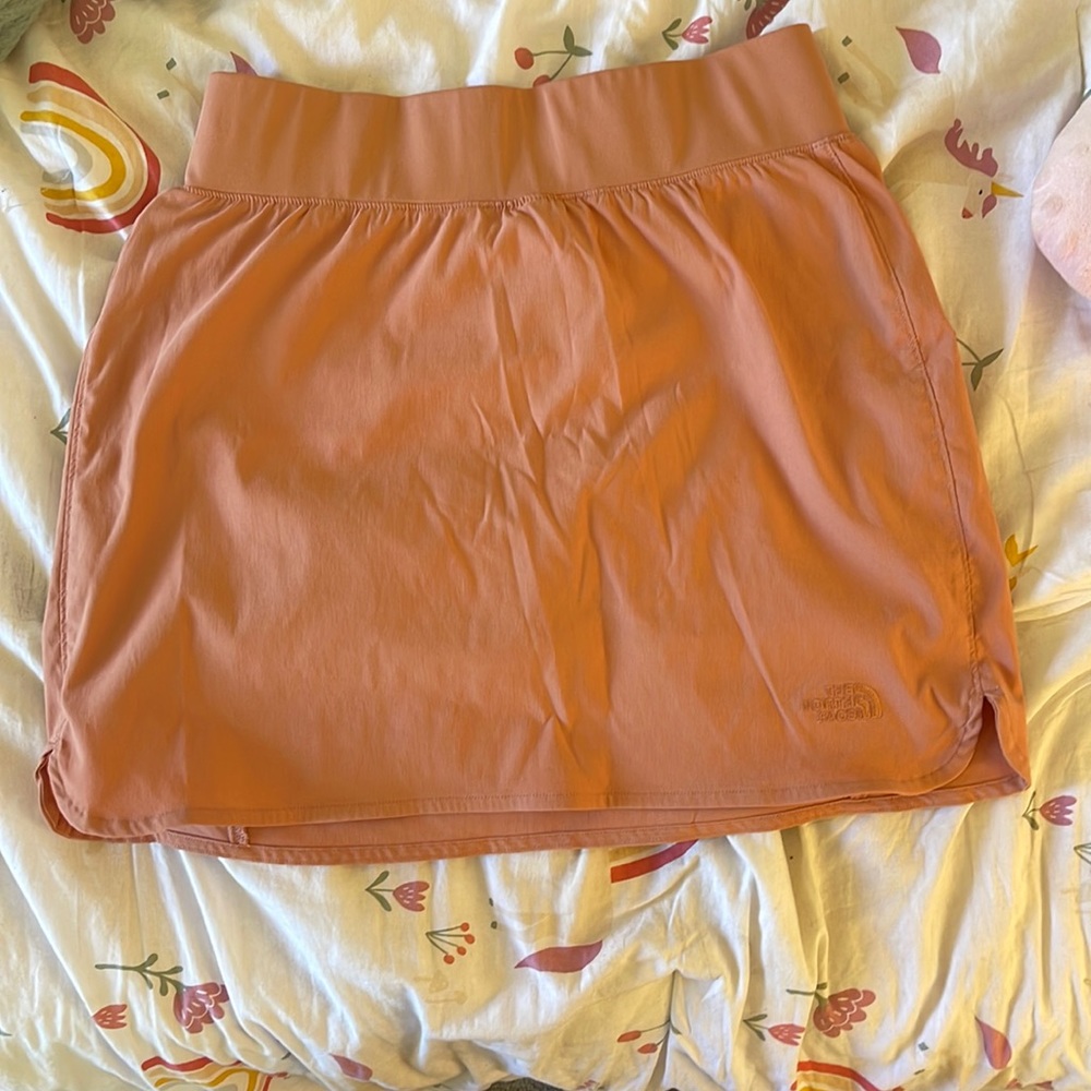 Pink sport skirt, size M, very comfortable